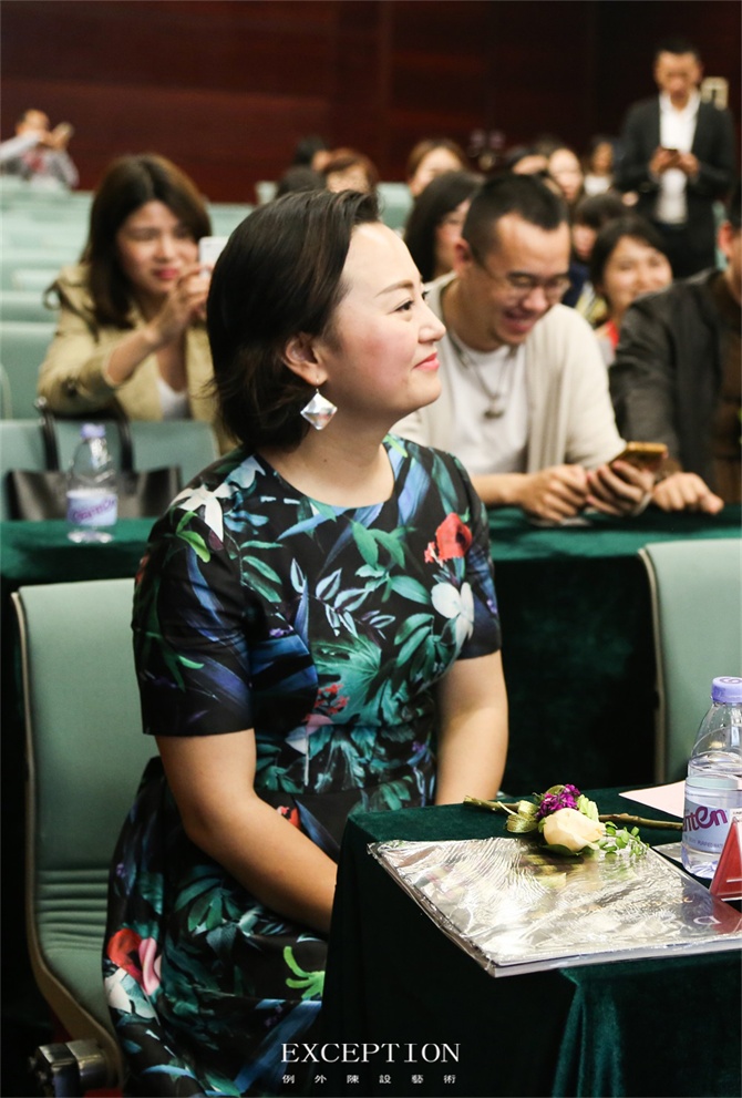 “十雅”魅力綻放，你們注意到女神手上的藍(lán)色錦魚(yú)了嗎？-別墅設(shè)計(jì),軟裝設(shè)計(jì),室內(nèi)設(shè)計(jì),豪宅設(shè)計(jì),深圳例外軟裝設(shè)計(jì)公司